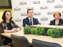 Dzīve nav apstājusies, taču ienesusi korekcijas