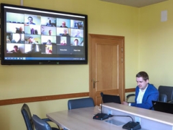 Pirmoreiz videokonferences režīmā