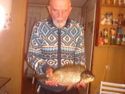 Rekordliela karūsa – 2,1 kg