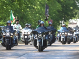 “Free Hawks” motobraucēji kuplina pilsētas svētkus