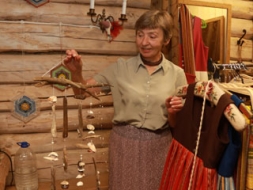 Tirdziņš „Ozolkalna klētī”