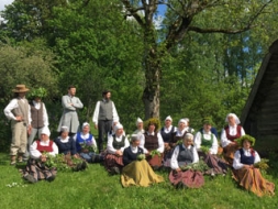 Lēni, lēni Jānīts brauca…