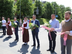 Ērgļos svinīgi atklāj rekonstruēto Rīgas ielu