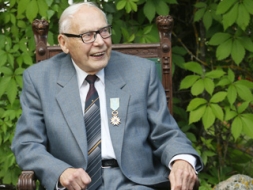 Atzīmē skolotāja 90 gadu jubileju
