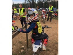 Aizvadītas motokrosa sacensības Smeceres silā