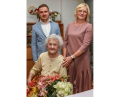 Madoniete Olga svin 100 gadu jubileju