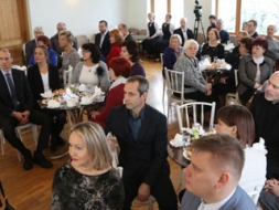 Lūgšanu brokastis video formā