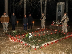 „Mūsos rit cīnītāju asinis”