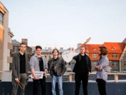 Grupa “Midnight Projects” aizrauj klausītājus