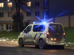 Neraugoties uz ierobežojumiem, turpina pulcēties