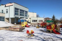 “Mājsēdē” devušies daži vecāki; PII turpina strādāt