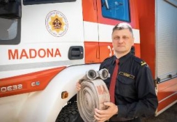 Ugunsdzēsējam glābējam ir jābūt stipram