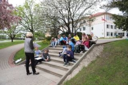 Āra nodarbība bērnus iepriecina