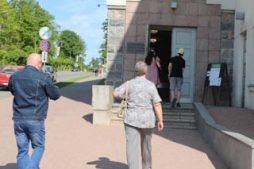 Daudzus satrauc rekordzemā aktivitāte vēlēšanās