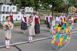 Skolu jaunatnes neparastie svētki