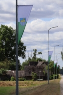 Izvieto 65 vimpeļus ar pilsētas simboliku