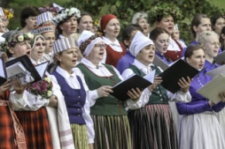 15. Latvijas koru saiets “Meņģeļos”