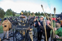Aizvadīti 23. Karoga svētki