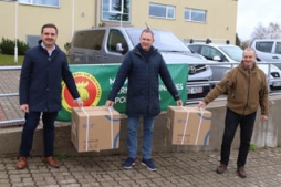 Sporta skola saņem dāvinājumu – sejas maskas