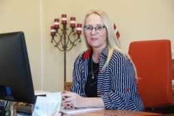 Dzimtsarakstu nodaļā neiegriežas gluži katru dienu