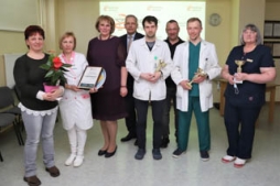 Madonas slimnīca apbalvo labākos darbiniekus