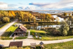 Apstiprina maksas pakalpojumus  tūrisma pakalpojumiem