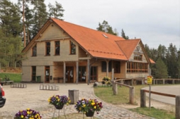 Pēc 11 gadu ekspluatācijas atjaunos ēkas fasādi