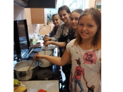 Ja porciju uzliek pats, tad visu izēd