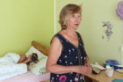 Daļa brauc prom, daļa cenšas integrēties