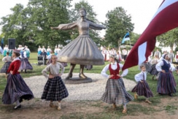 Festivāls ar skulptūru dejai