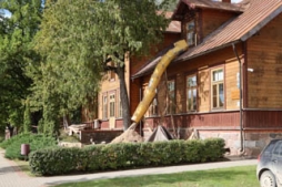 Konstatēts, ka mūzikas skolā pārsniegta ēkas nestspēja