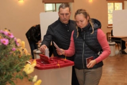 Saeimas vēlēšanās uzvar “Jaunā Vienotība”
