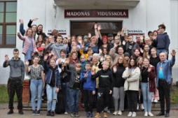 Madonā atklāj 24. “Ģitāristu sesiju”