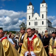Ziemassvētkos aicina atcerēties tuvākmīlestību