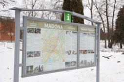 Novadā atjaunoti informācijas stendi