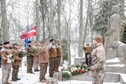 Pieminot pulkvedi Oskaru Kalpaku