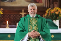 „Viņš mani ir nesis uz saviem pleciem”