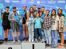 Mūsu slēpotāji uzvar sporta skolu reitingā
