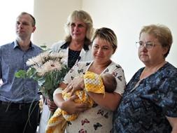 Madonas slimnīcā pasaulē nācis 200. bērniņš