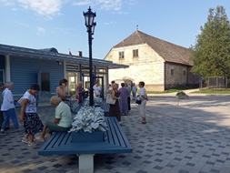 Seniori iepazīst Alūksnes jauno seju