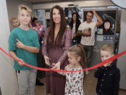 Ģimenēm ar bērniem Madonā atklātas rotaļu un svētku telpas “MIMIS”