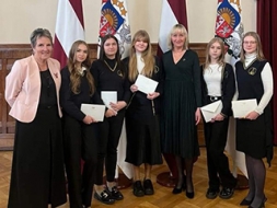 Rīgas pilī tiekas ar prezidentu