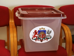 Noslēdzas sarakstu iesniegšana EP vēlēšanām