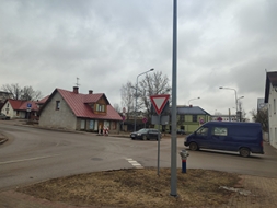 Ceļa zīmes mēdz samulsināt autovadītājus