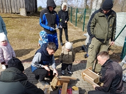 Ar Lieldienu ieskandināšanu noslēdzas vecāku mēnesis