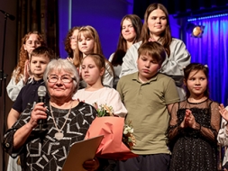 Dzejniecei Broņislavai Martuževai — 100