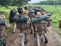 Iegūst jaunsargu instruktora palīgu tiesības