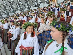 Ieskandina Latvijas skolu jaunatnes dziesmu un deju svētkus