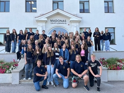 Ar ko nodarbojas skolēnu pašpārvalde Madonas Valsts ģimnāzijā
