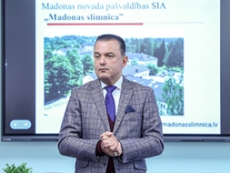Jāattīsta arī digitālā veselības aprūpes sistēma
